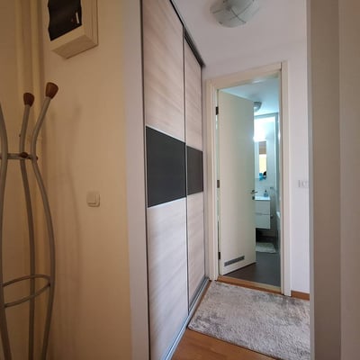 Alquiler de un luminoso apartamento de 2 habitaciones en el prestigioso complejo Belville, 62 m², Nuevo Belgrado, Serbia